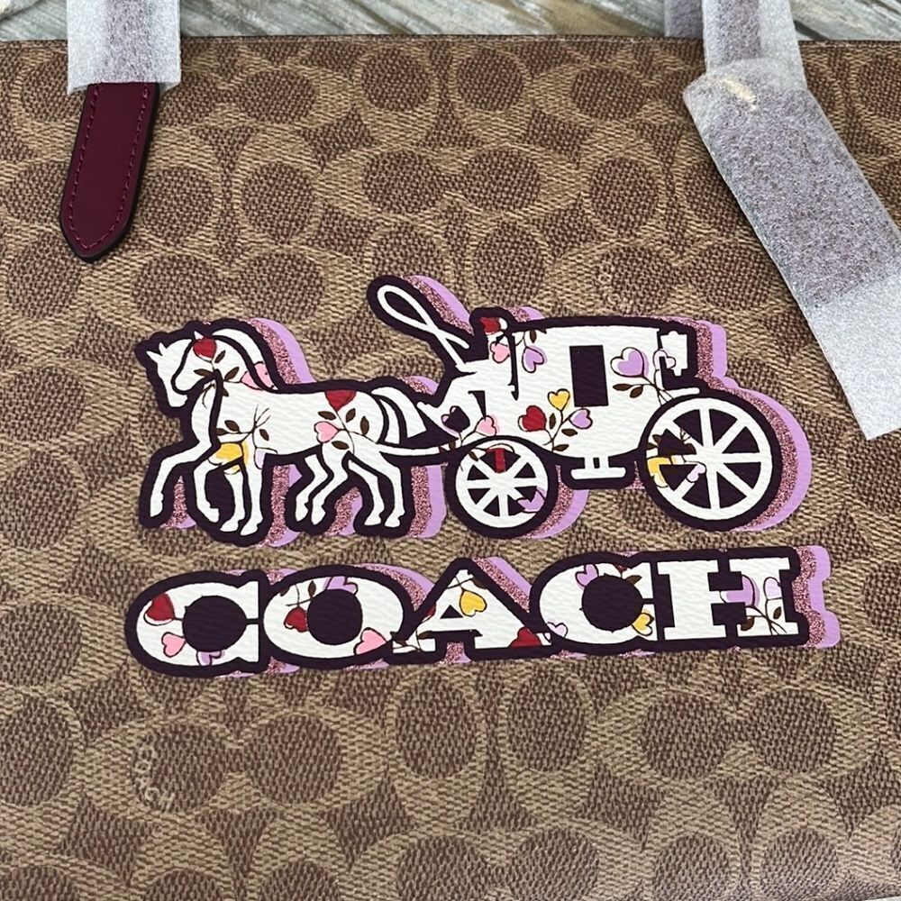 Coach Fiona Zip Tote Bag In Signature Canvas With House & Carriage Print Purse